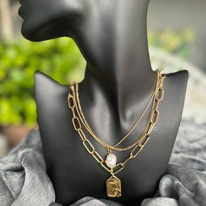 TRIPLE-CHAINED GOLD & PEARL NECKLACE - CHUNKY NECKLACE - STATEMENT JEWELRY